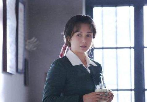 赵薇蒋雯丽长相分析,蒋雯丽比赵薇大10岁