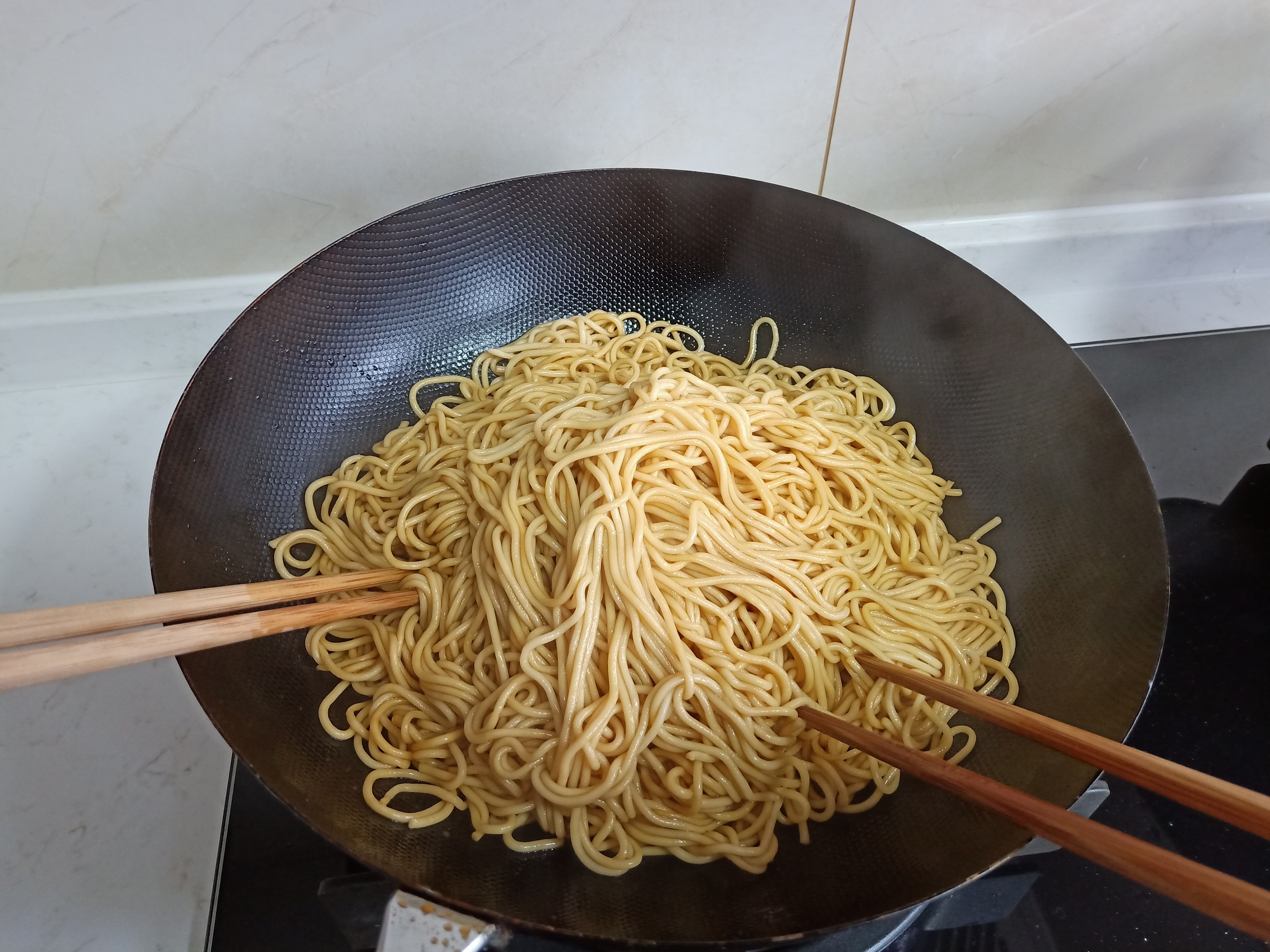用鸡蛋葱做一个美味早餐,土豆鸡蛋葱做早餐
