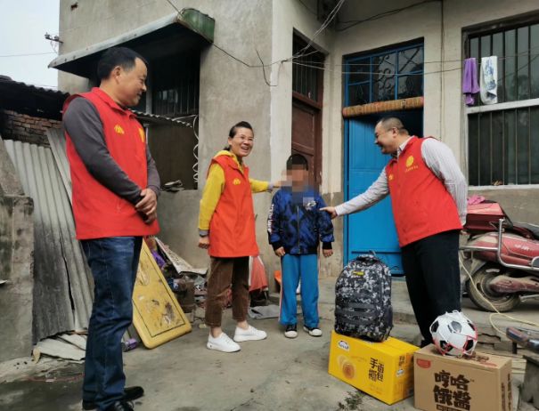 共青团关爱建档立卡贫困青年,共青团帮助青少年