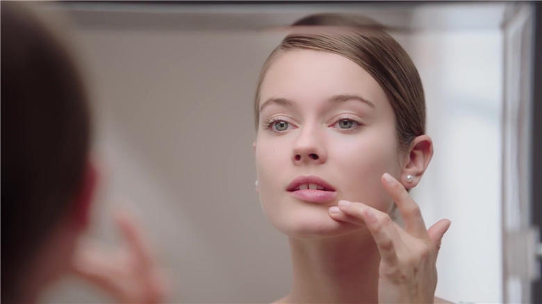 防晒和隔离霜,防晒霜和隔离到底应该先涂哪一个