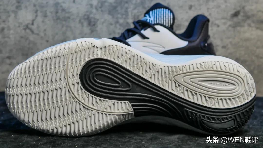 安踏水泥克星篮球鞋耐磨测试,安踏的水泥克星有多猛