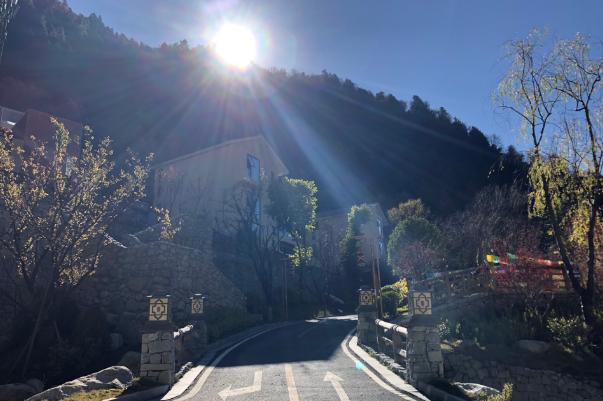 古尔沟野外温泉,古尔沟山庄泡温泉