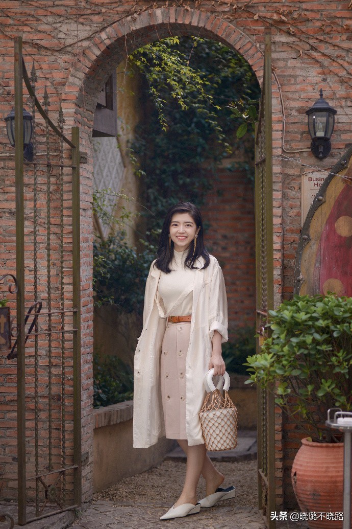 风衣包臀裙穿搭秋冬,风衣穿搭半身裙秋冬款