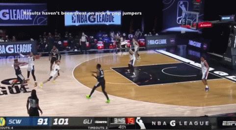 变向过人晃倒,库明加变向暴扣