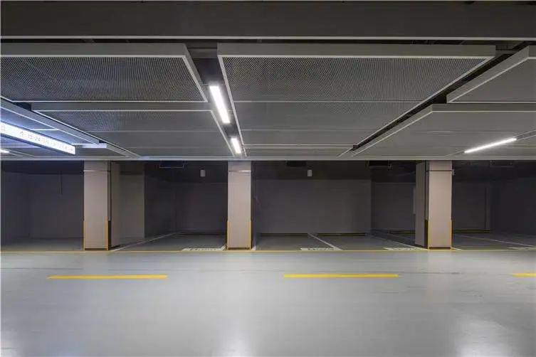 如何选择车位才是最好的,两车位两边柱子选车位技巧