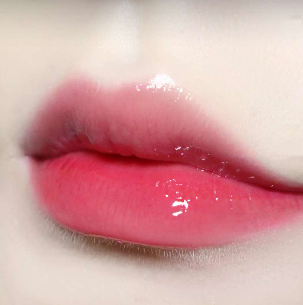 dior变色唇膏老款和新款 (黑皮dior变色润唇膏)