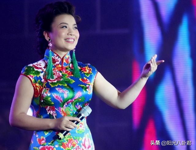 从湖南走出的8大美女，有4位立足央视春晚20年，2位成综艺一姐