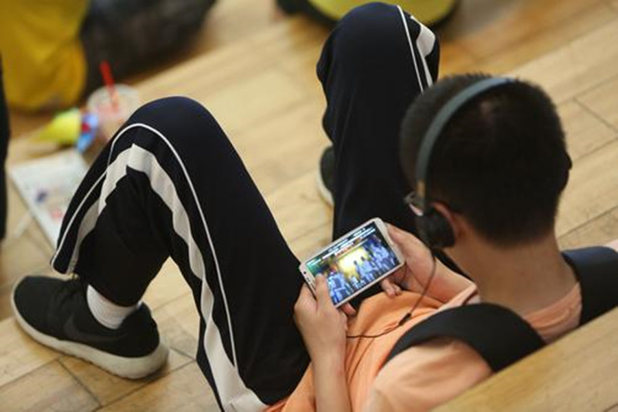 孩子玩游戏上瘾叛逆家长怎么办,孩子玩游戏上瘾如何教育