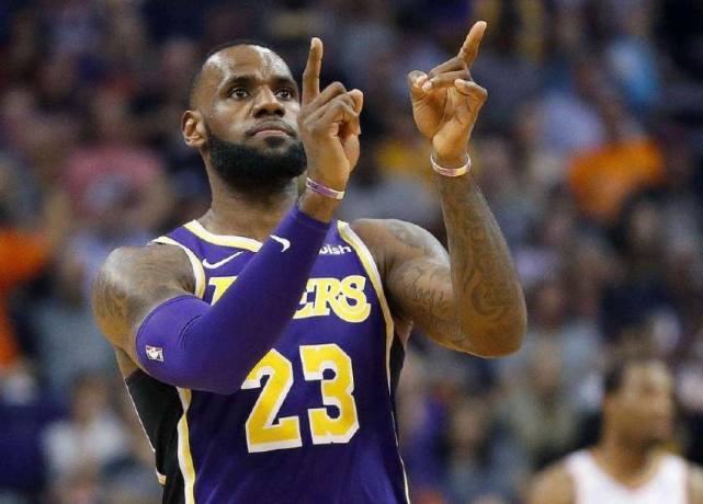 世界百大运动员排名詹姆斯,全国前十名篮球球星科比排第几