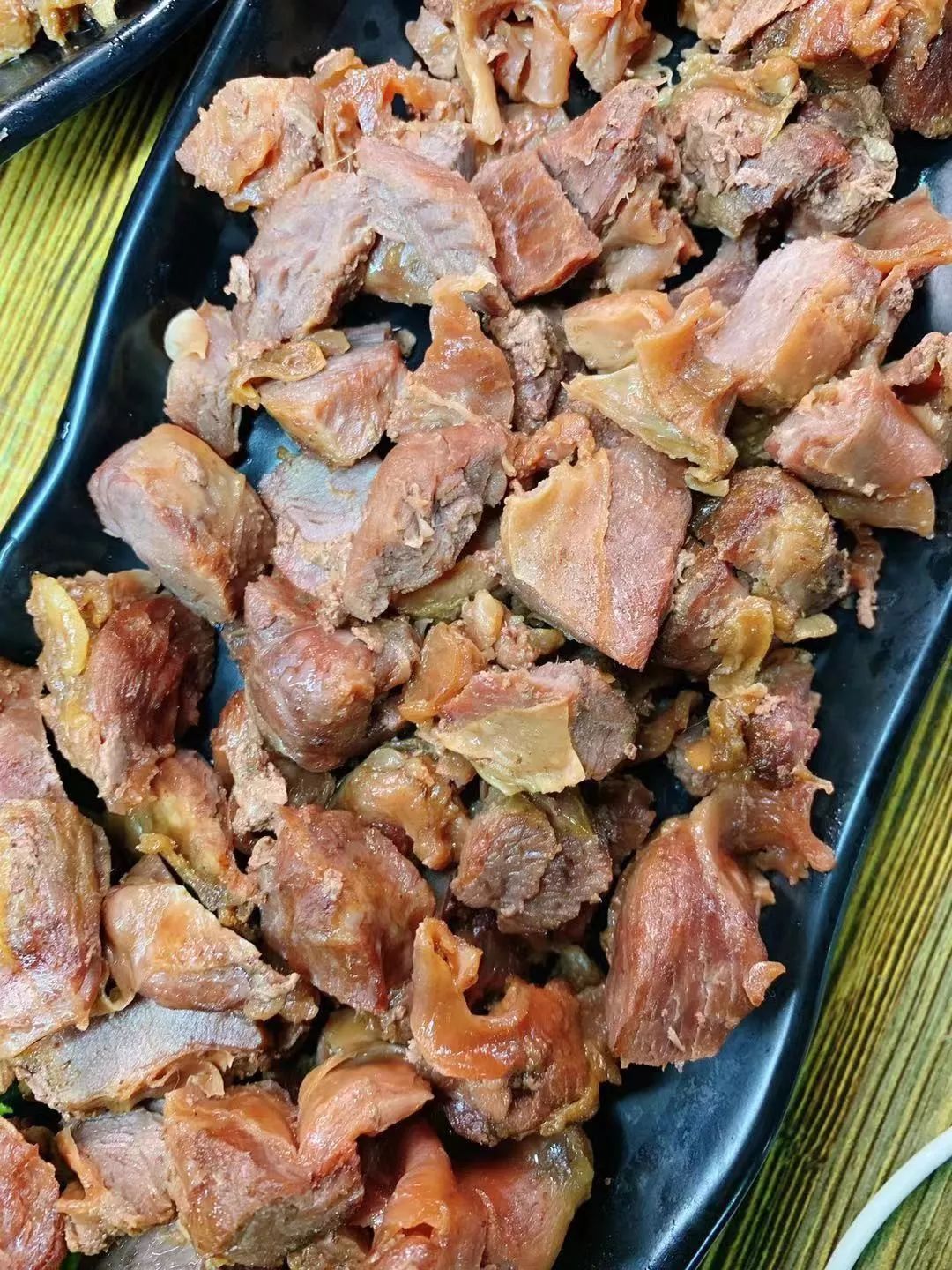 不远开车20公里,长春这家土窑太香了!烧公鸡烧土豆地瓜原汁原味