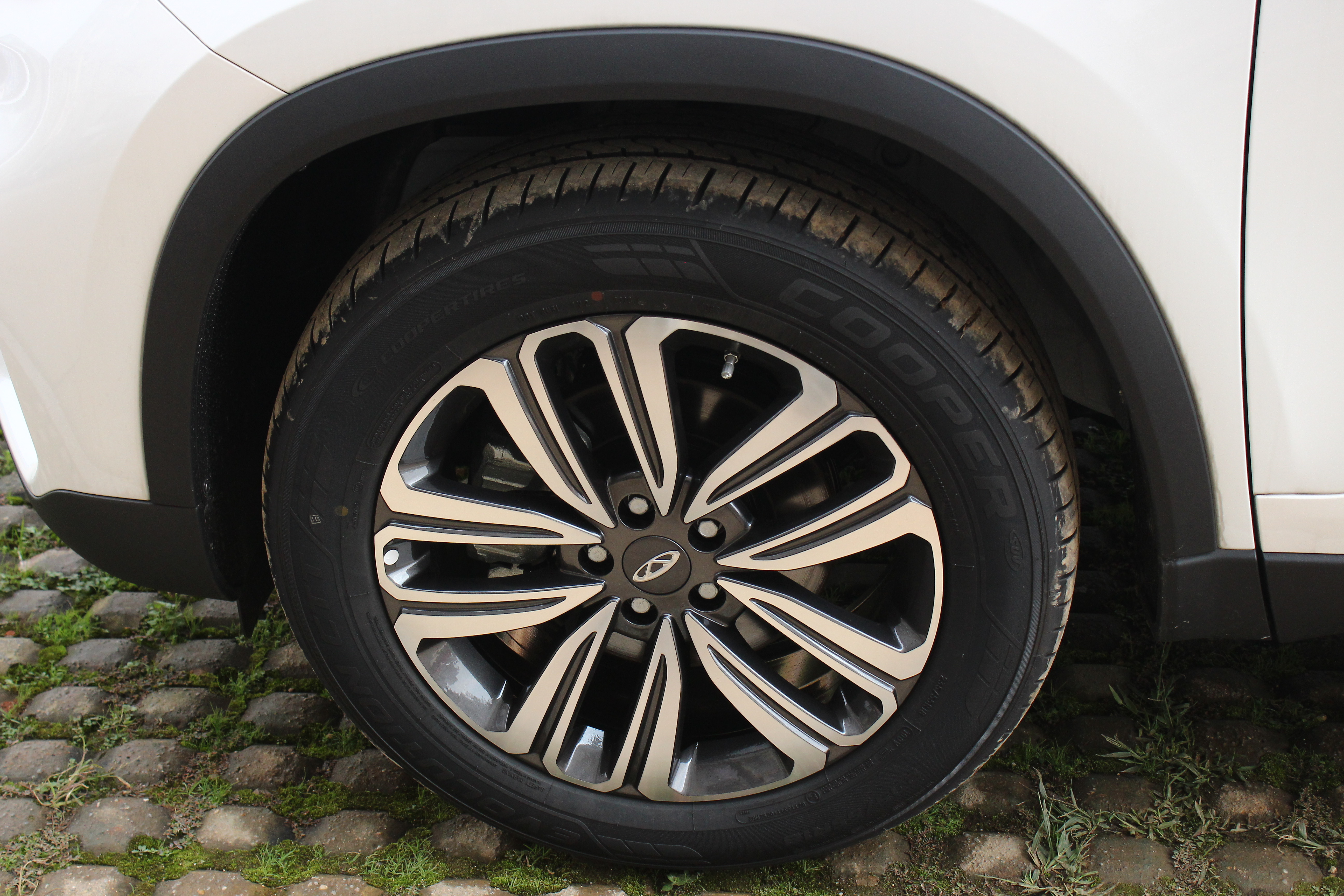 瑞虎8缺点有哪些,瑞虎8空间大吗