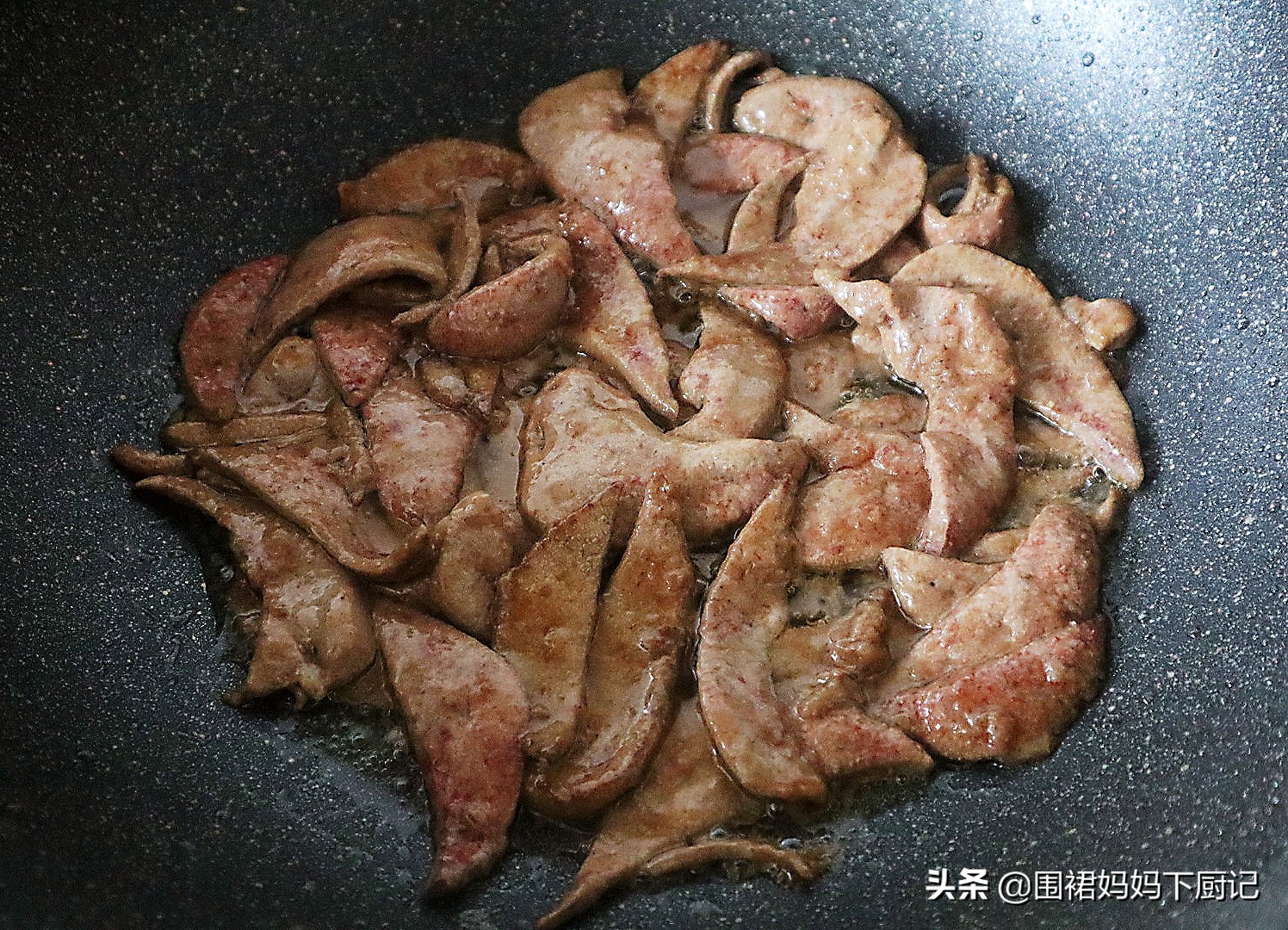 爆炒猪肝的家常做法好吃又简单,爆炒猪肝最好吃的做法粤菜
