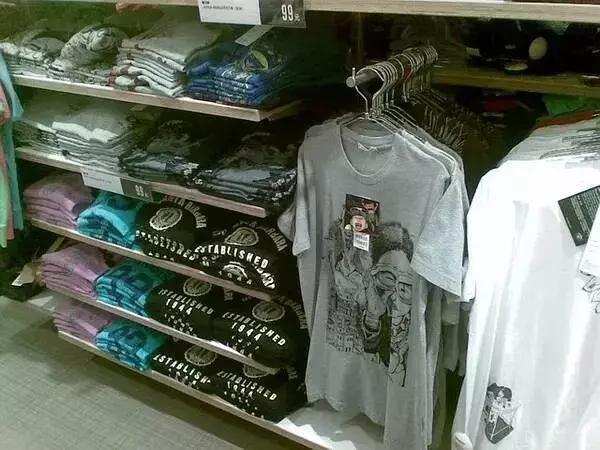 联名优衣库疯抢,疯狂购买优衣库