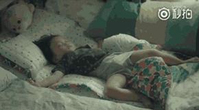 谢娜坐椅子摔倒吓坏众人,谢娜意外摔下山