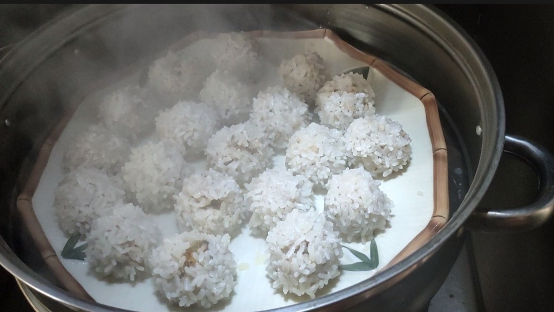 咸蛋黄珍珠肉丸做法,珍珠咸蛋黄肉丸