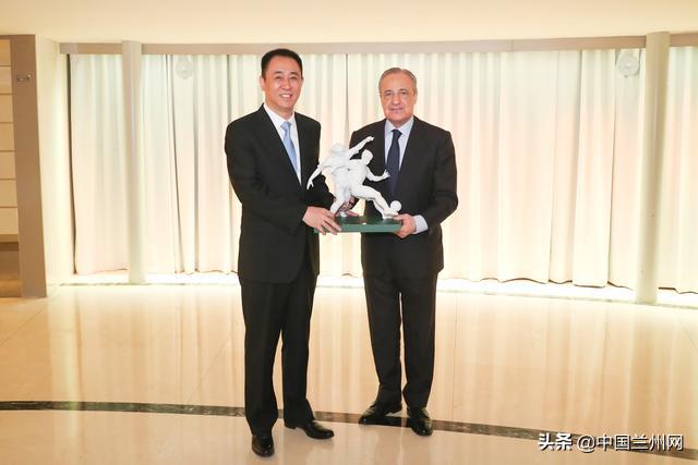 许家印马德里探班青训小球员持续大手笔投入为中国足球青训事业贡献力量