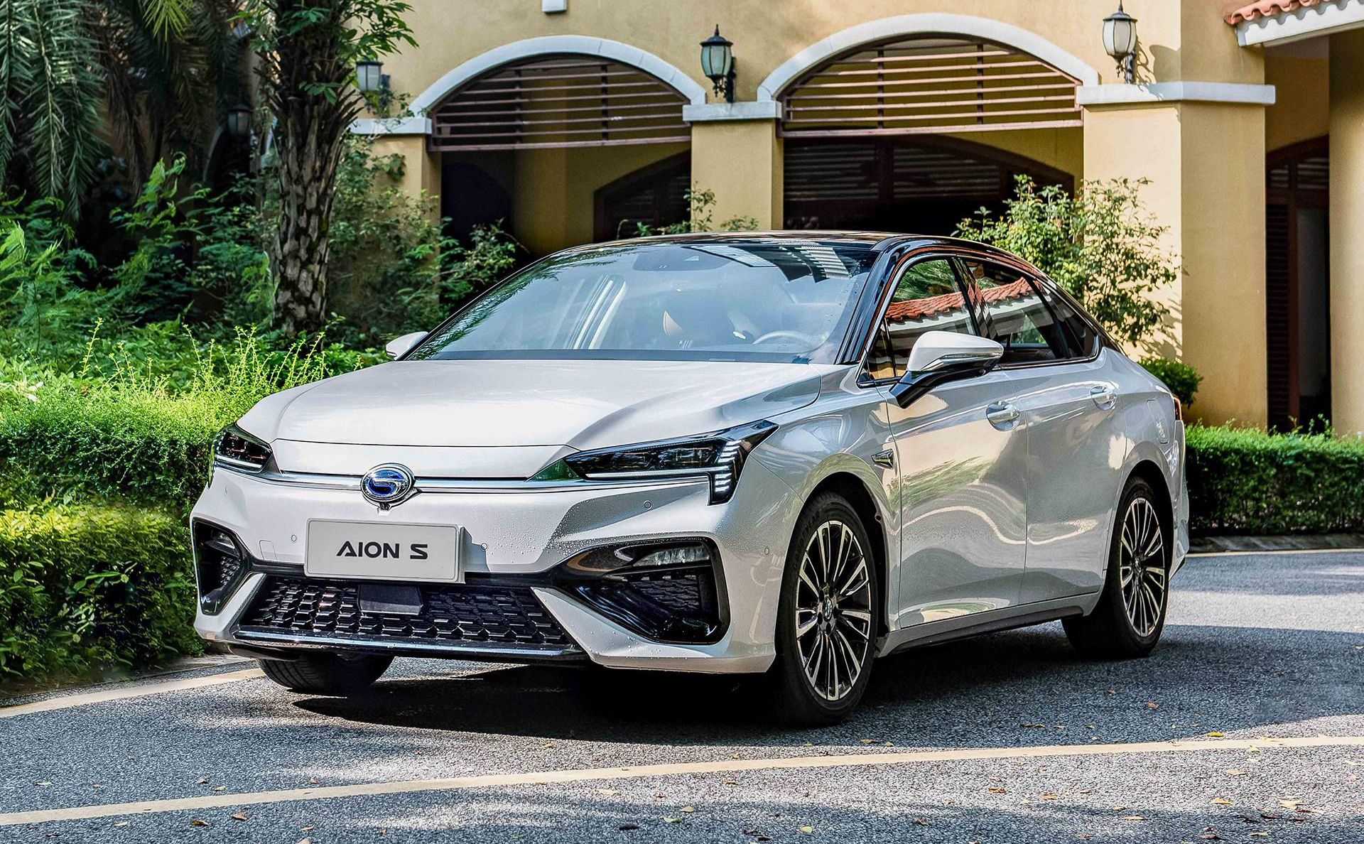 青出于蓝而贵于蓝！“五粮液”重磅新车，售价比奇瑞同款高3万