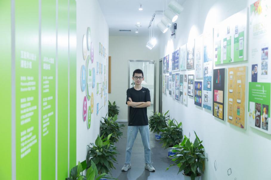 马云点赞！河南98年农村娃：高中挣百万，19岁公司估值2个亿！