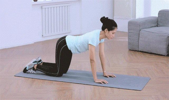 初中课间拉伸操完整版,大课间放松拉伸单人展示