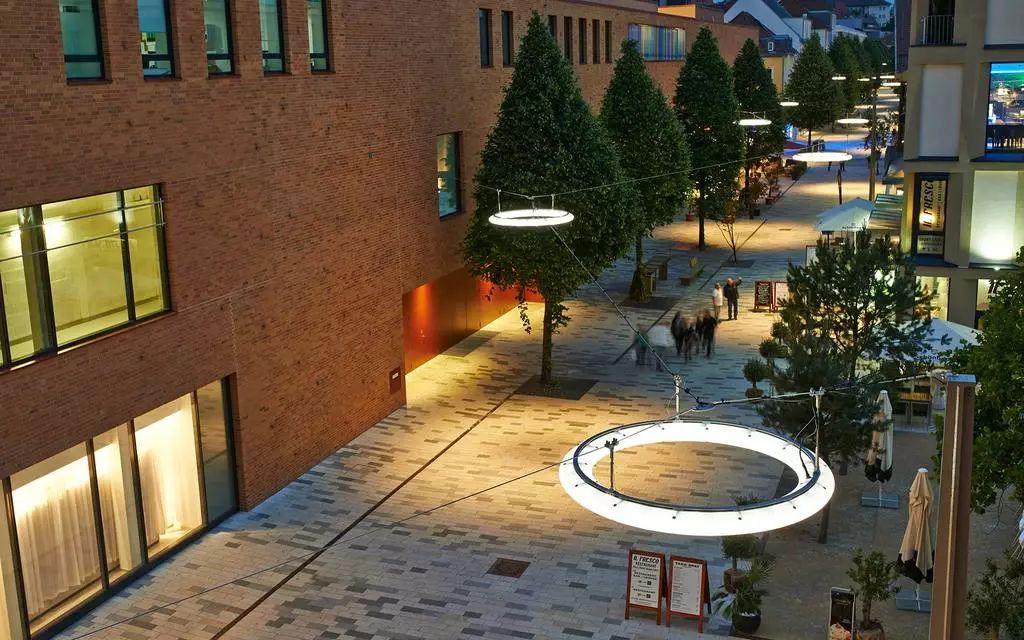 商业街区的景观设计要点和原则,复古怀旧商业街景观设计