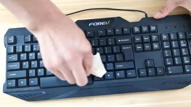 牙签除了剔牙还有何妙用,牙签剔牙的正确方法