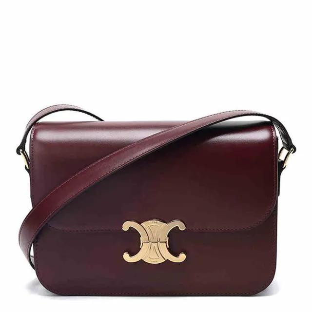 拥有lisa同款铁刘海,拥有香奈儿包包