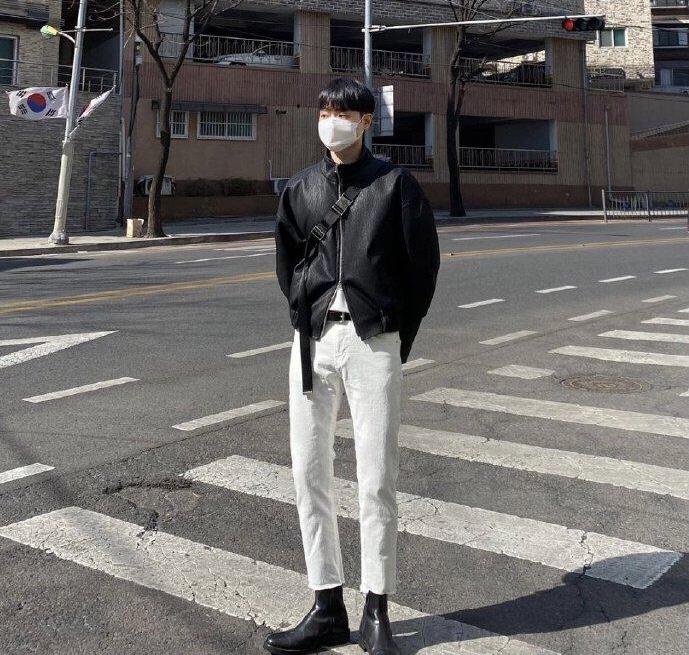 偏瘦的男生夏天怎么穿搭才好看,太瘦的男生怎么穿搭好看