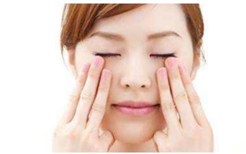 眼部细纹黑眼圈泪沟显老怎么办,眼部有皱纹怎么能去除皱纹