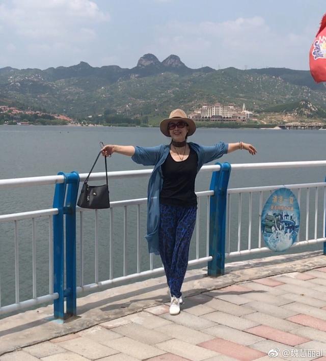 魏慧丽老年图片,魏慧丽69岁依然光彩照人