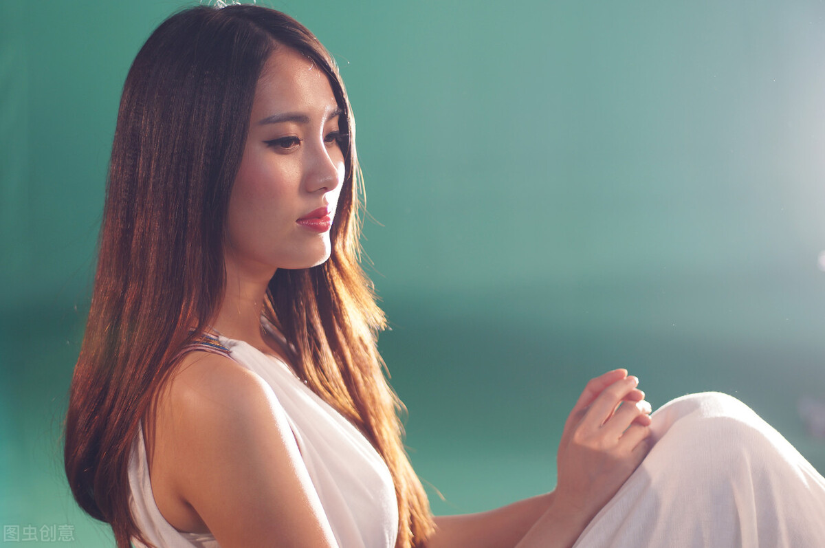 美女耳后长个小脓肿进医院做常规检查知道结果后哭得稀里哗啦