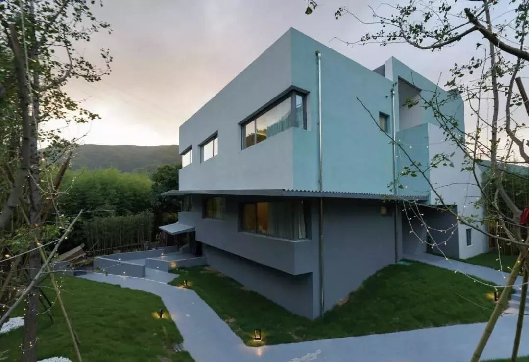 重回校园体验青春懵懂,重回校园体验大学生