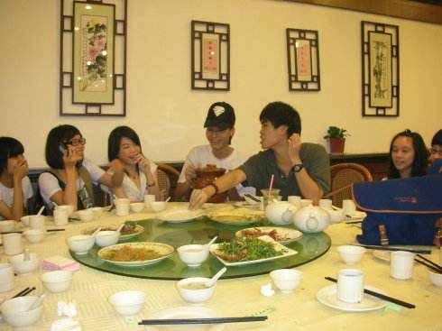 同学聚会男子被踢出群,聚会买单被踢出群聊