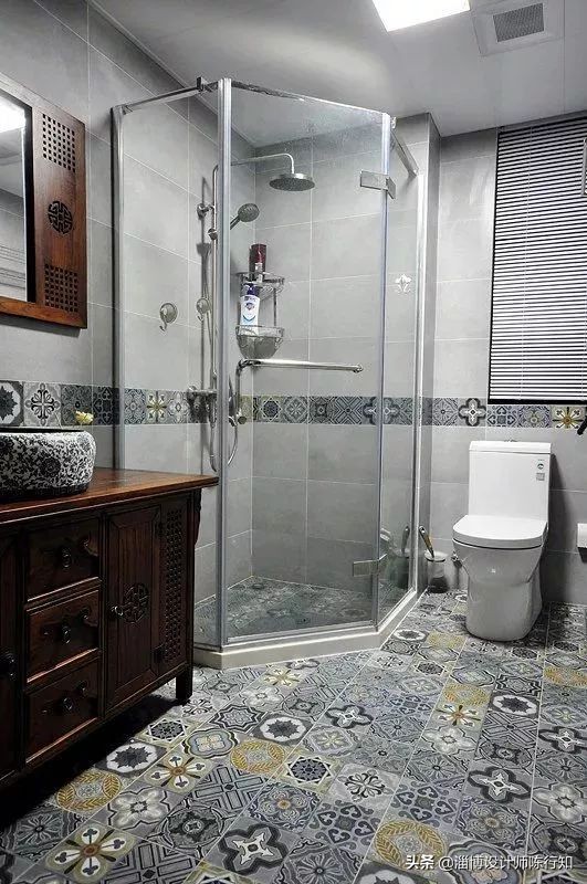 干湿分离卫生间推拉门玻璃隔断,玻璃隔断干湿分离卫生间设计