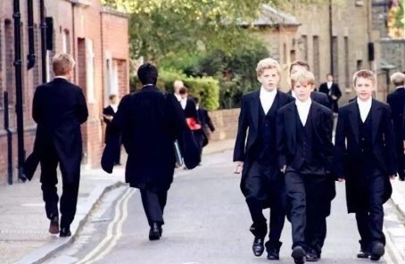 英国伊顿公学在哪里,英国九大公学笔试如何准备