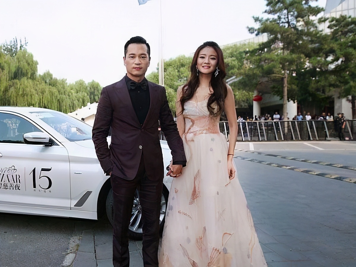 安以轩生二胎晒幸福，家中豪宅大气又精致，嫁富商老公婚后受宠