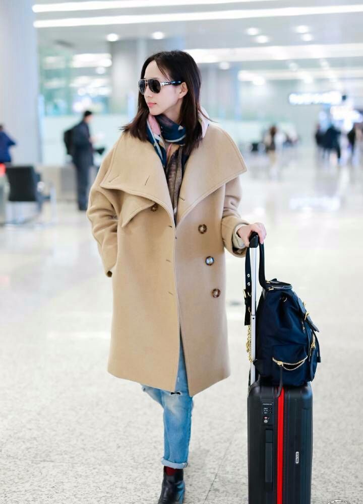 张钧甯这裤子都洗到发白了，居然还在穿！