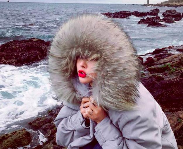 羽绒服白鸭绒充绒量标准多少,白鸭绒轻薄暖和吗