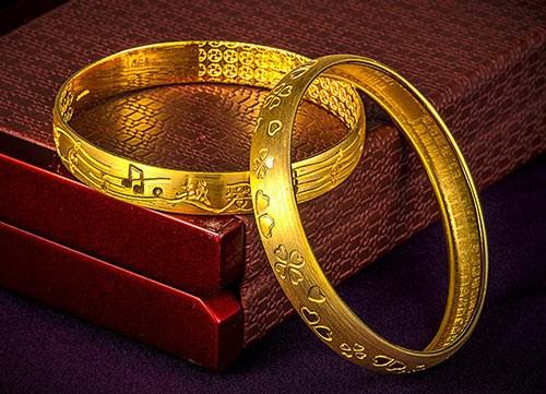 黄金戴久了怎么没那么黄,黄金链子戴了一段时间发黑的原因