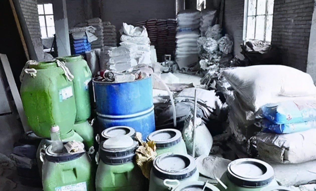 买乳胶漆到网上买还是到实体店买,购买涂料需要注意哪些