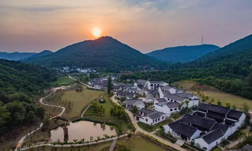 新区附近的旅游景点推荐,新区旅游攻略必去十大景点