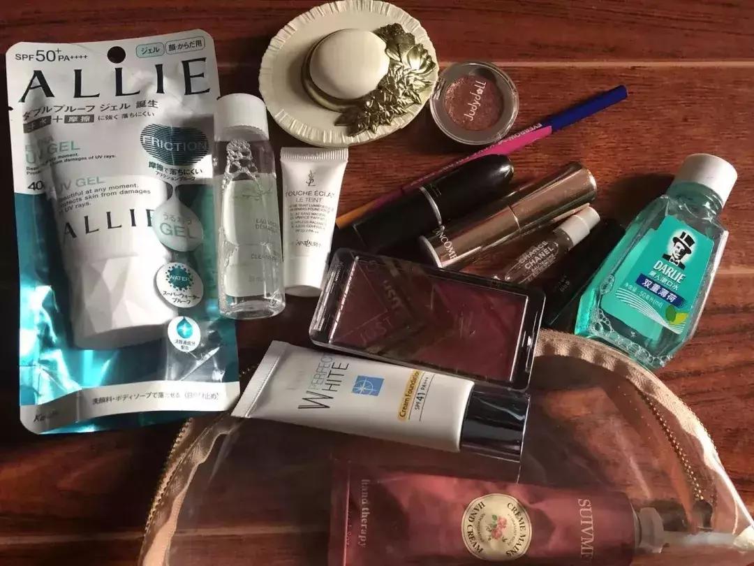 到底是什么神仙眼影盘，能让戚薇用到铁皮