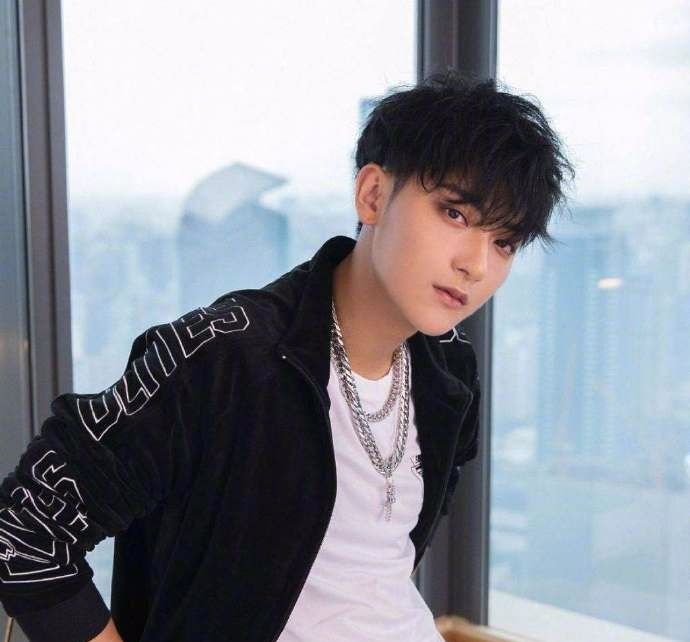 张艺兴黄子韬生日祝福,黄子韬曾给张艺兴的生日祝福