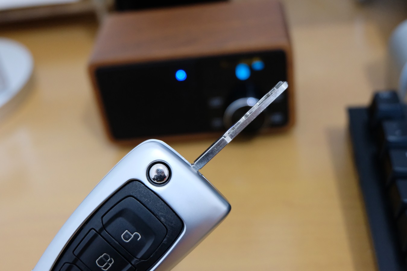 福克斯车钥匙进水维修,福克斯钥匙进水失灵的解决办法