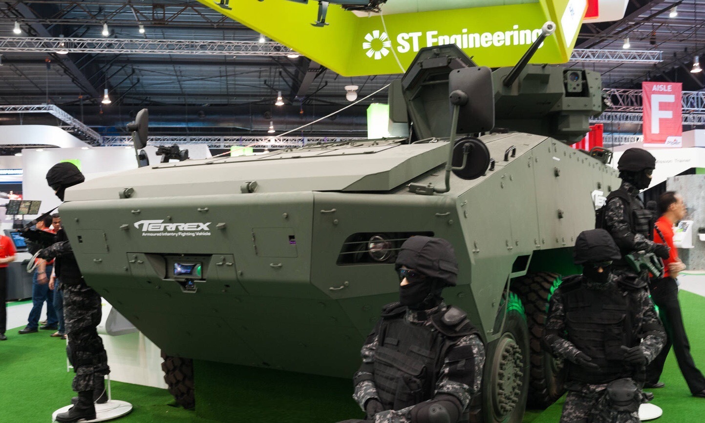 摩天大楼上面的机械怪兽,摩天大厦狂暴巨兽视频