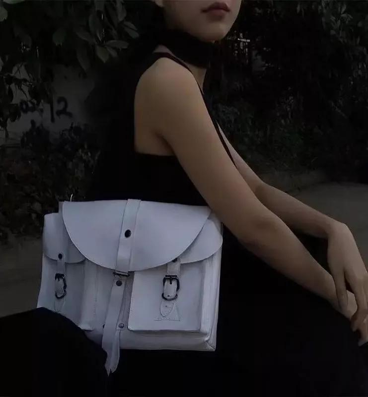 00后的小姑娘开网店一月挣100多万,19岁女孩做生意一年能赚400百万