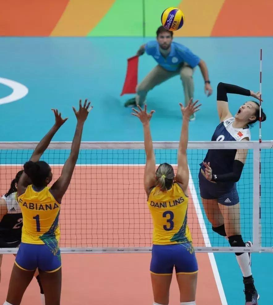 郎平执教8年都获得过哪些荣誉,郎平的贡献有多大