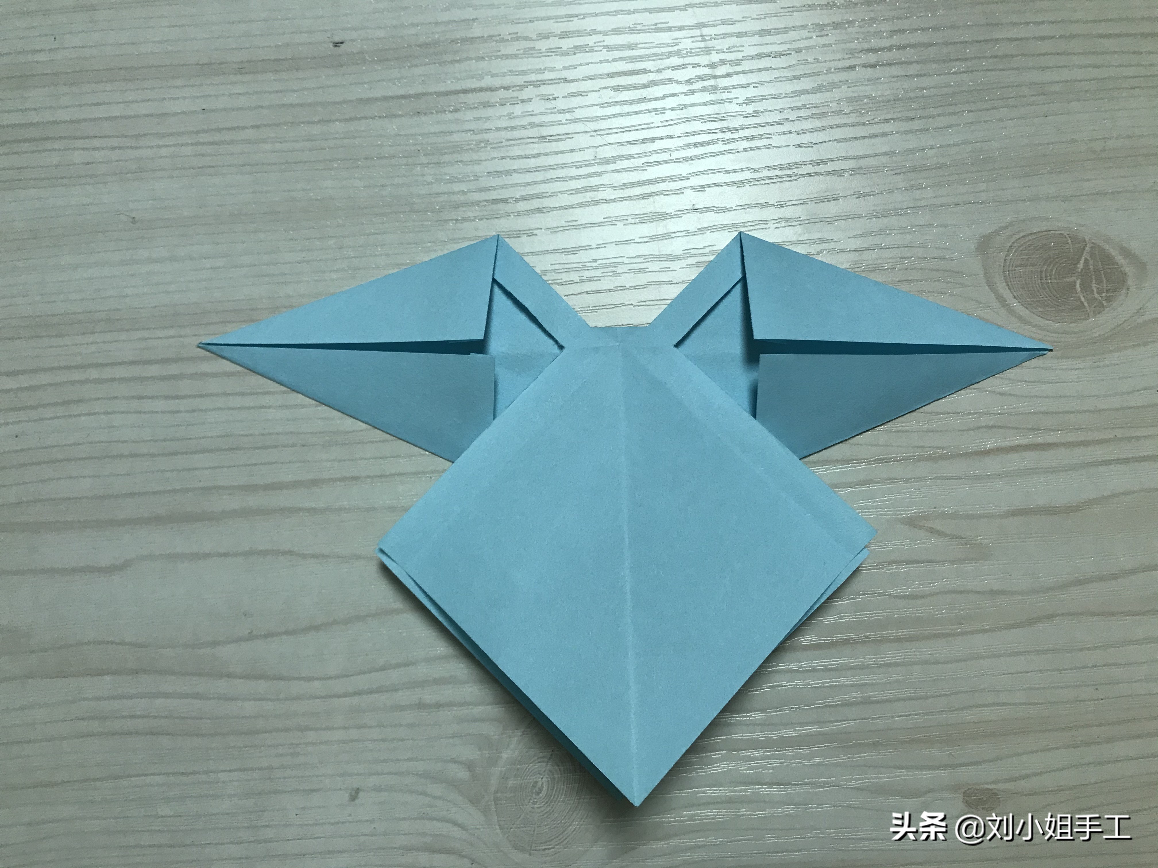 礼物盒包装上的蝴蝶结系法,礼物包装教程丝带蝴蝶结