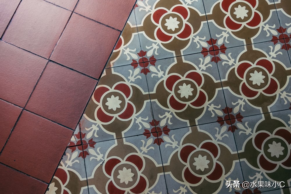 在曼谷中药咖啡店，寻找中泰混血的生活样貌。