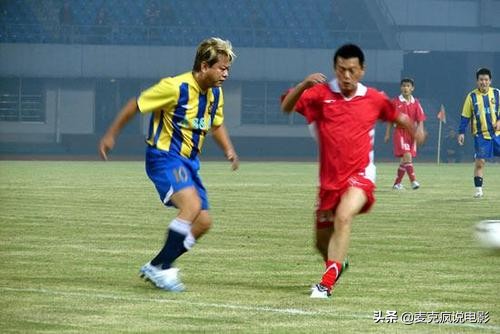 银幕上他是最无厘头的“祝枝山”，银幕外他是最有理的爱国艺人