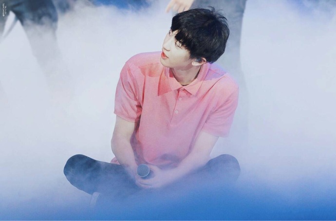 边伯贤对待私生和粉丝的态度,边伯贤谈粉丝和私生饭的区别